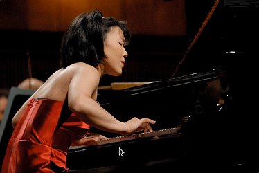 Ching-Yun Hu, piano
